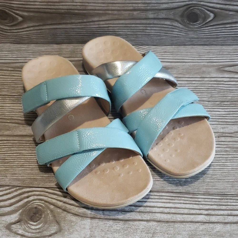Vionic Hadlie 11 baby blue and silver slide woman sandals